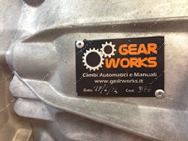 Gearworks - Targhetta identificativa con i dati relativi alla lavorazione eseguita sul cambio manuale